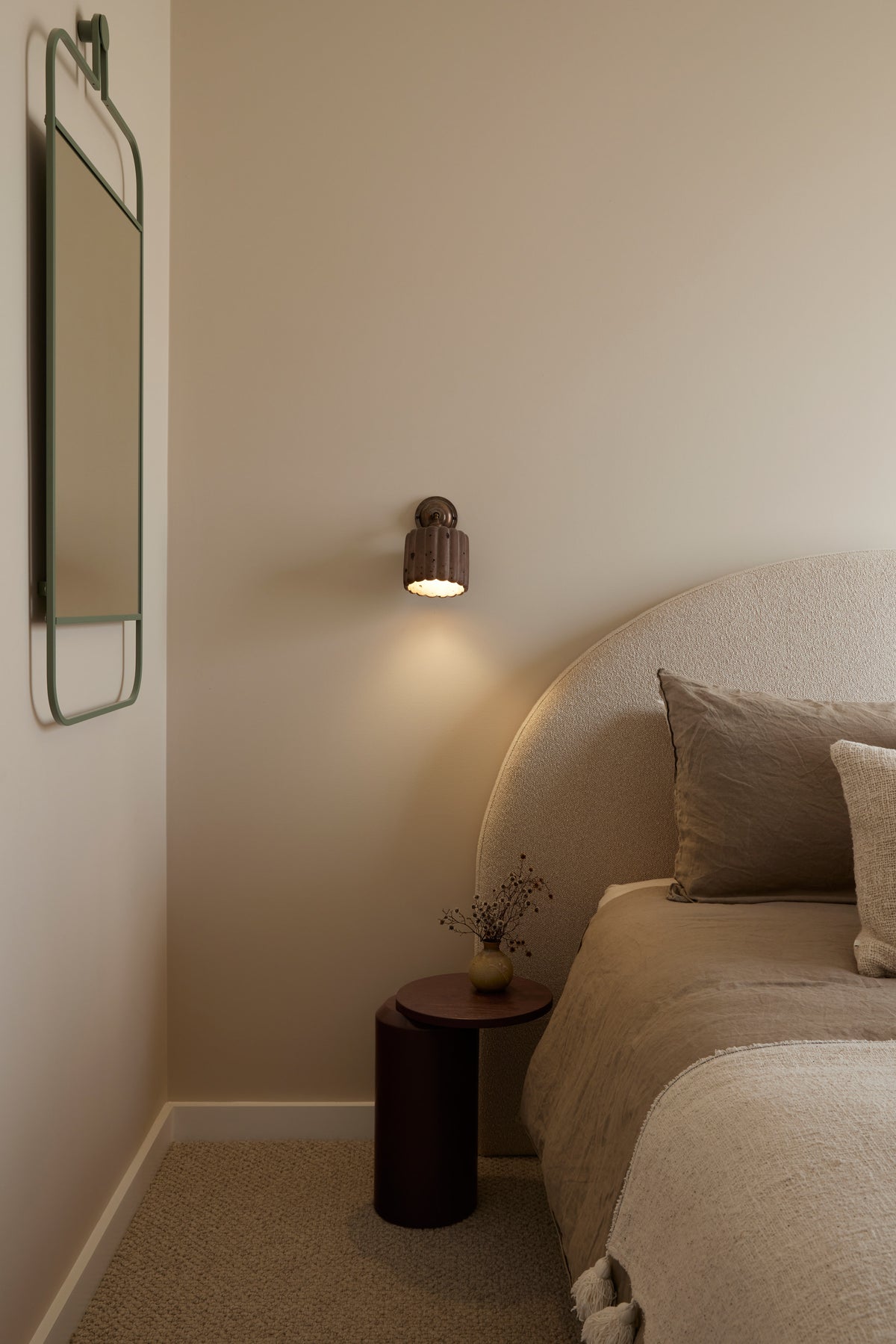 FLUTED KNUCKLE Wall Light