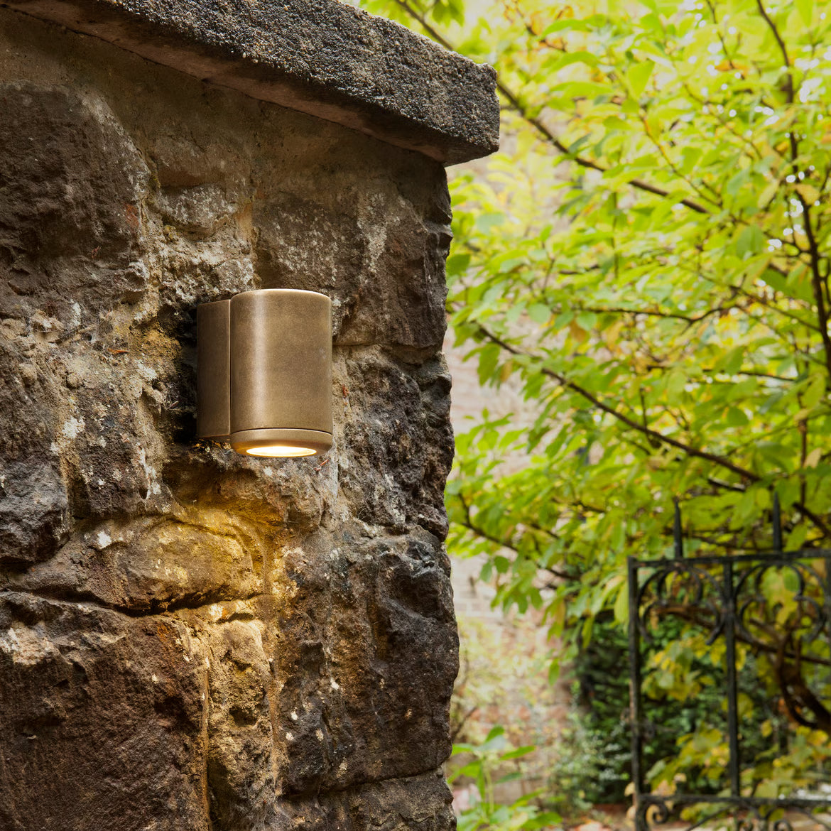 JURA Wall Light
