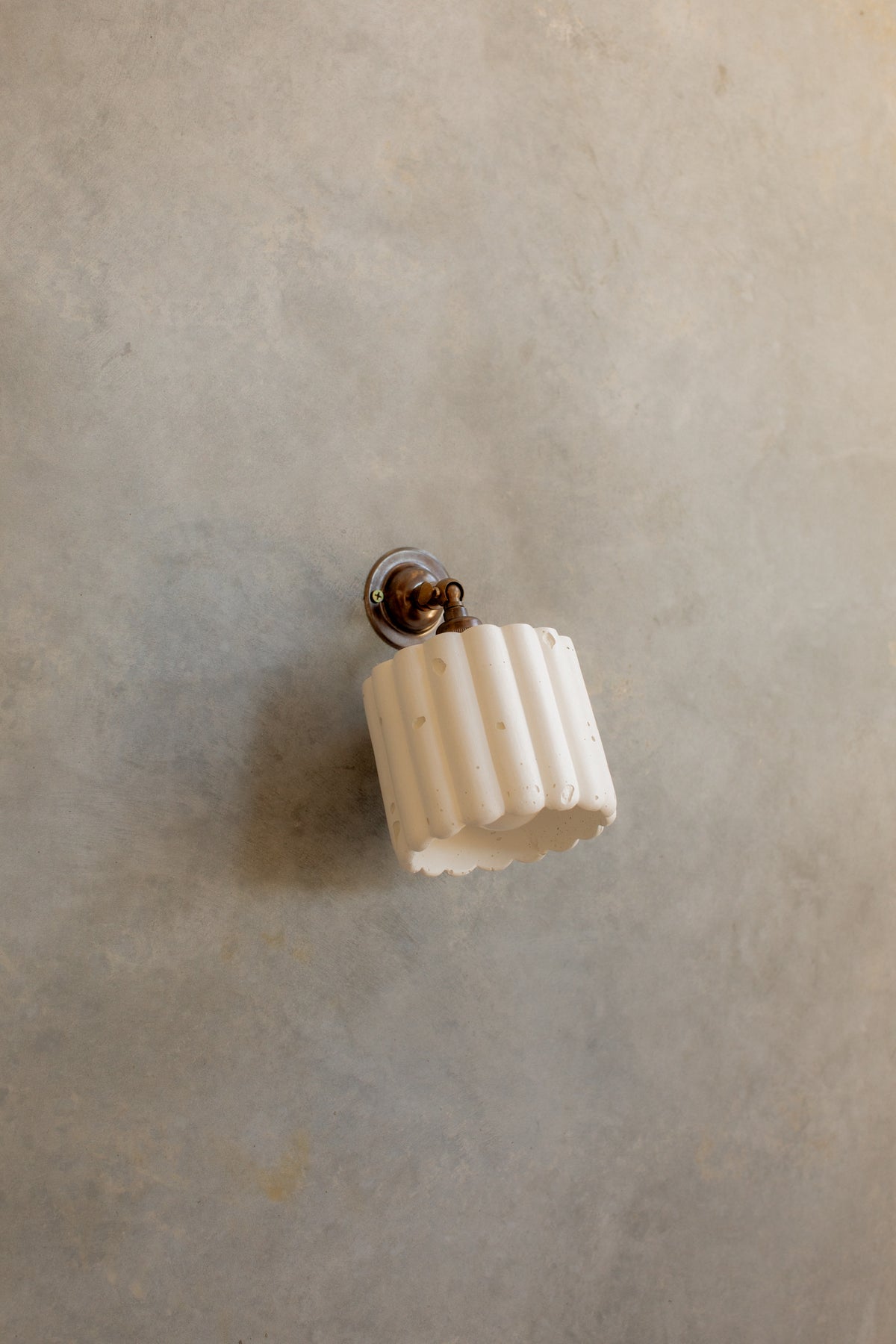 FLUTED KNUCKLE Wall Light