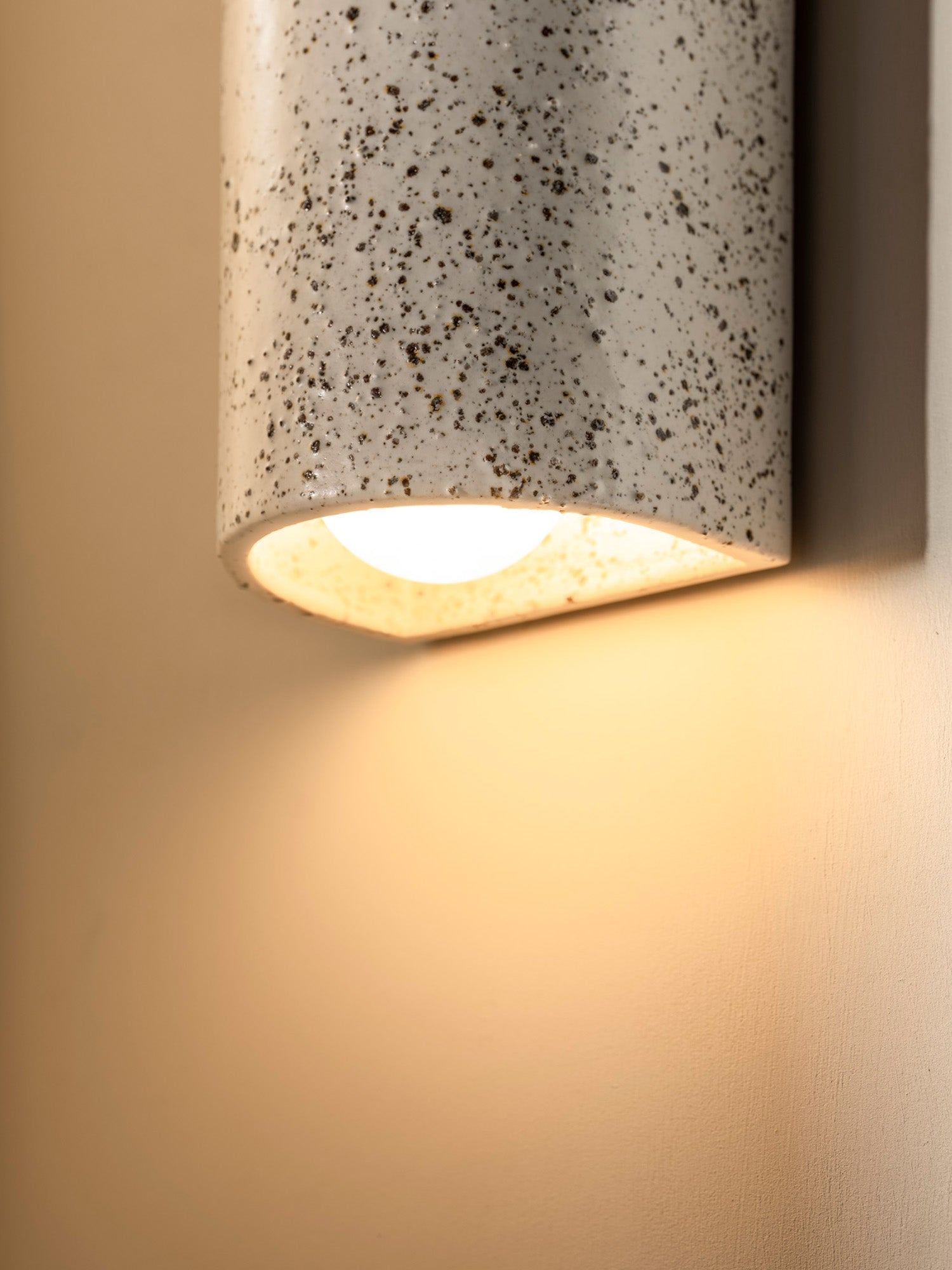 DUSK Wall Light