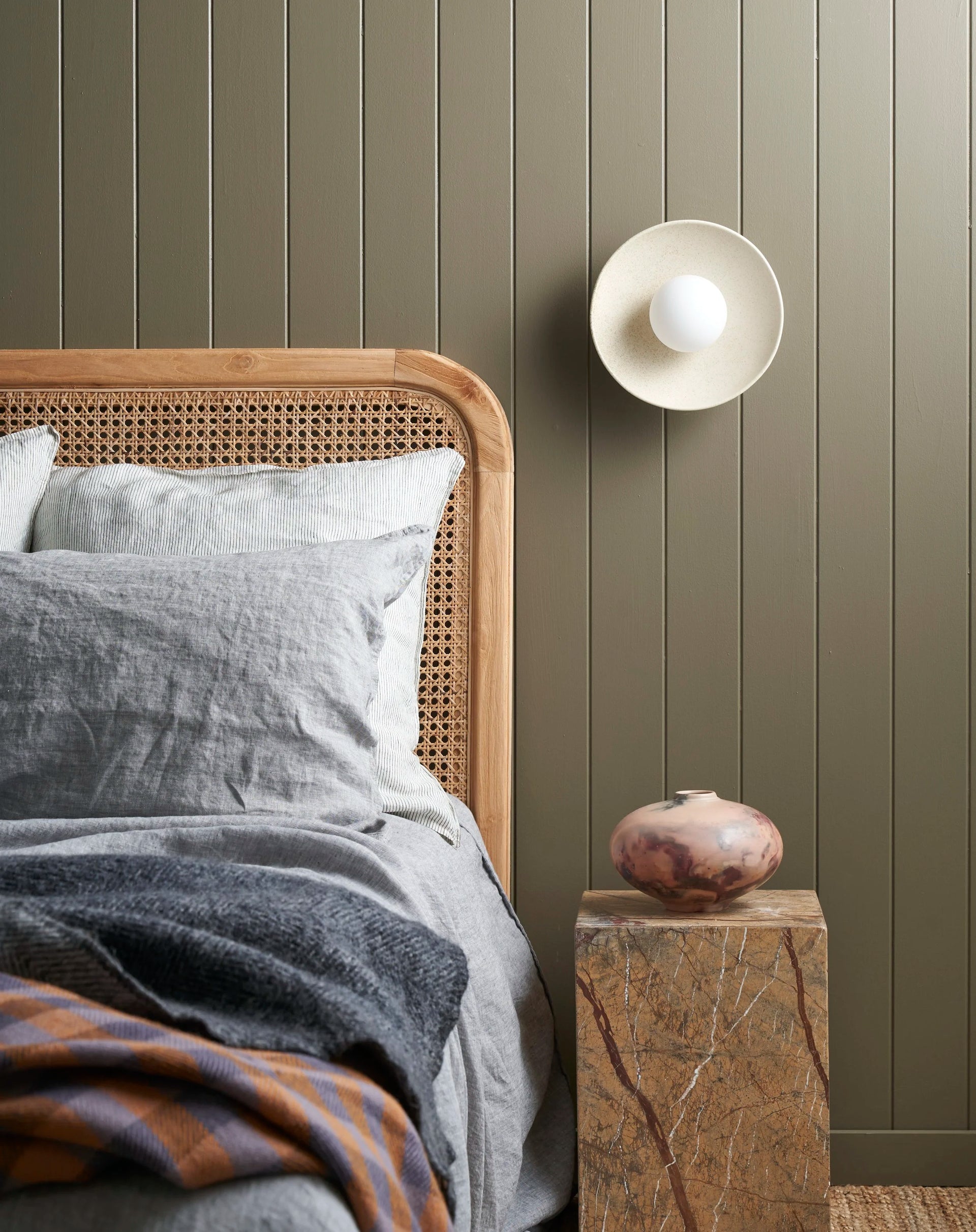 DISH Wall Light