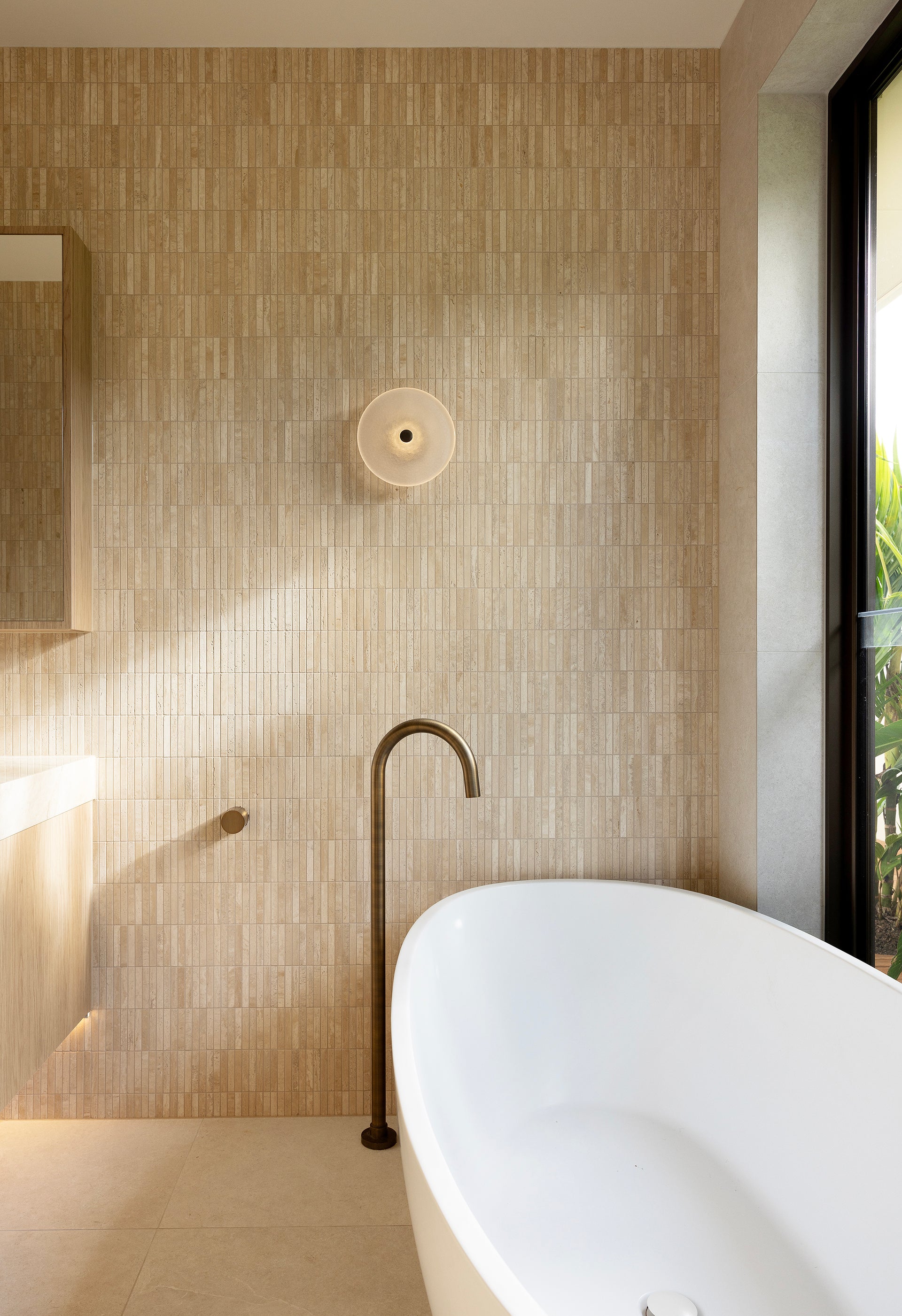 CORAL Wall Light