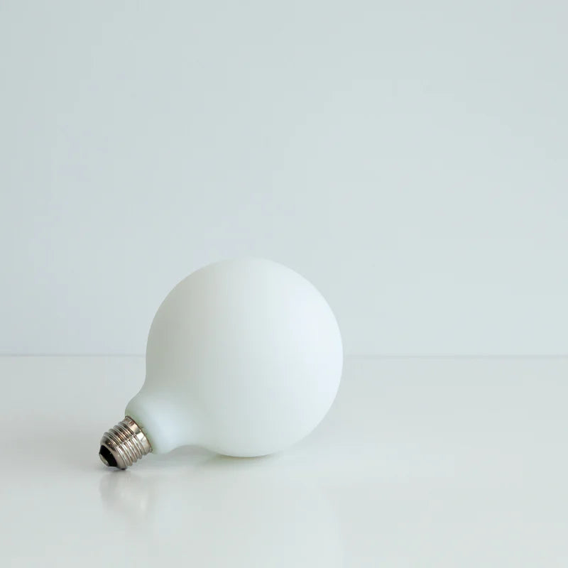 G125 LED Globe