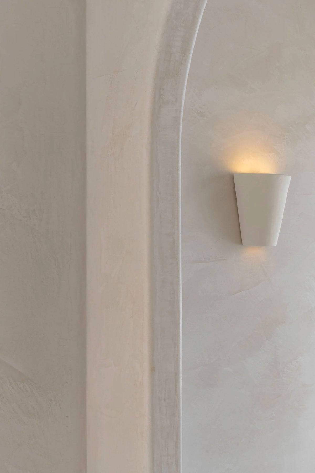 FORM CLAY wall light