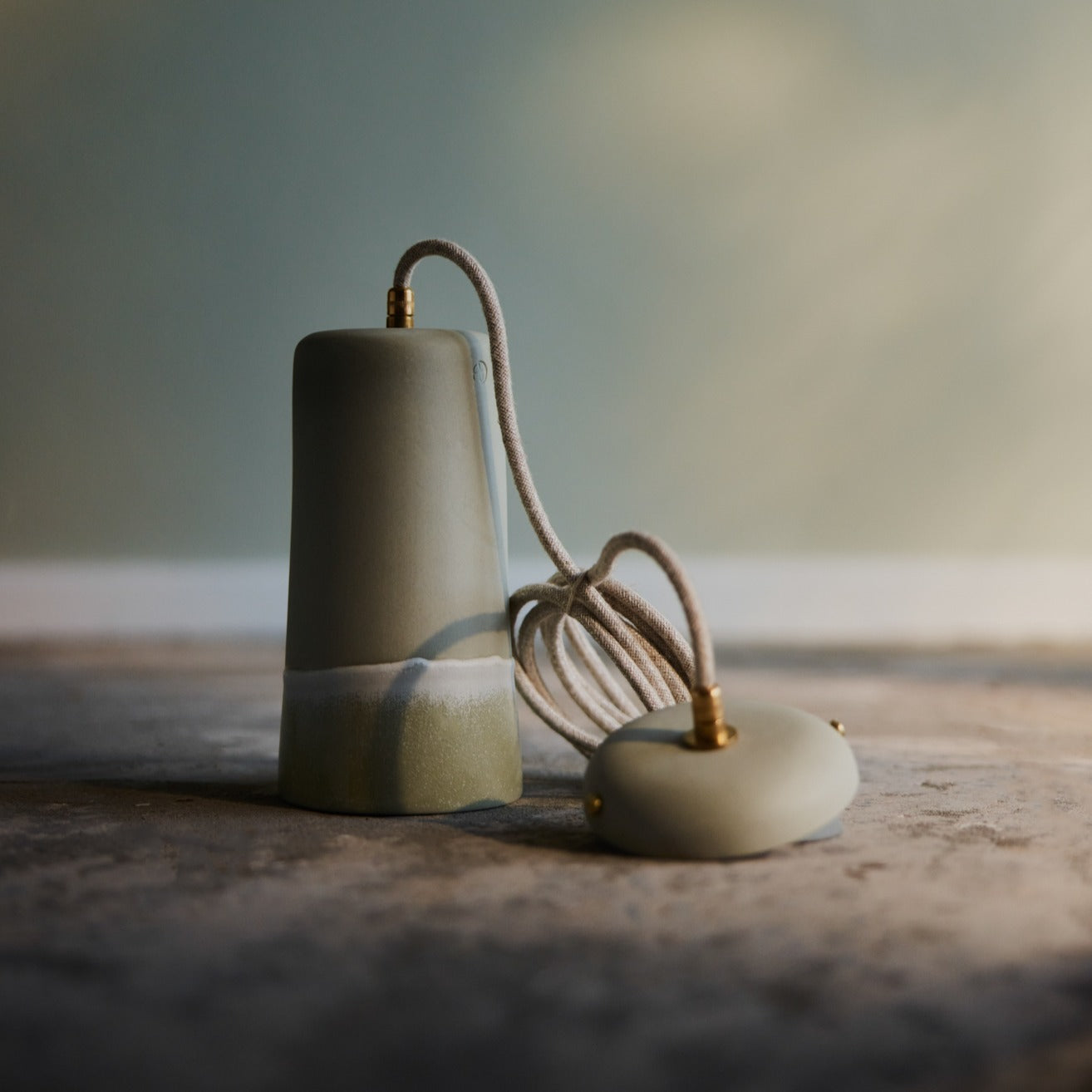 DUSKED Pendant Light