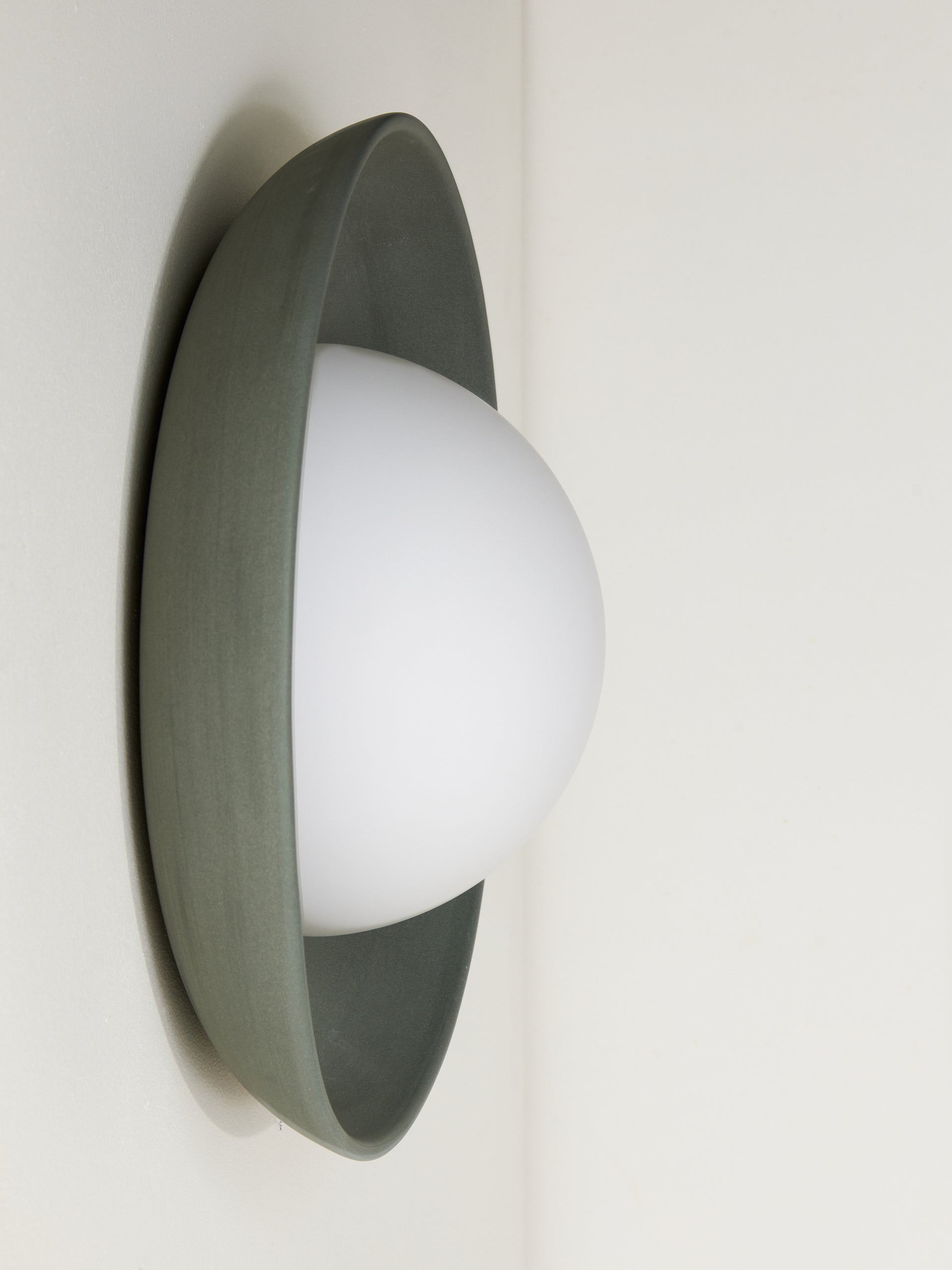 MANI WIDE Wall Light