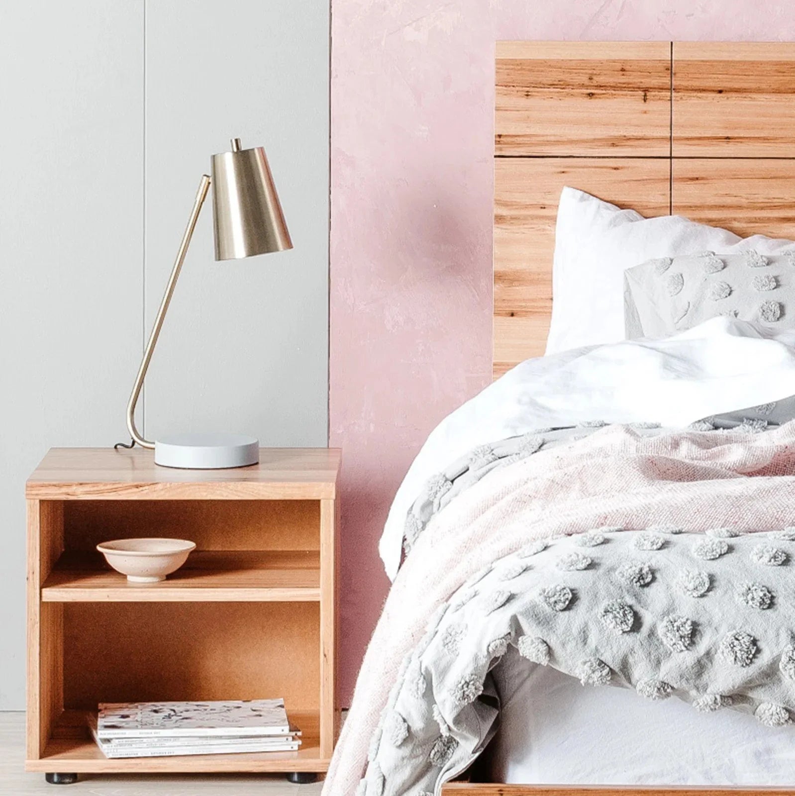 ARLEN Table Lamp