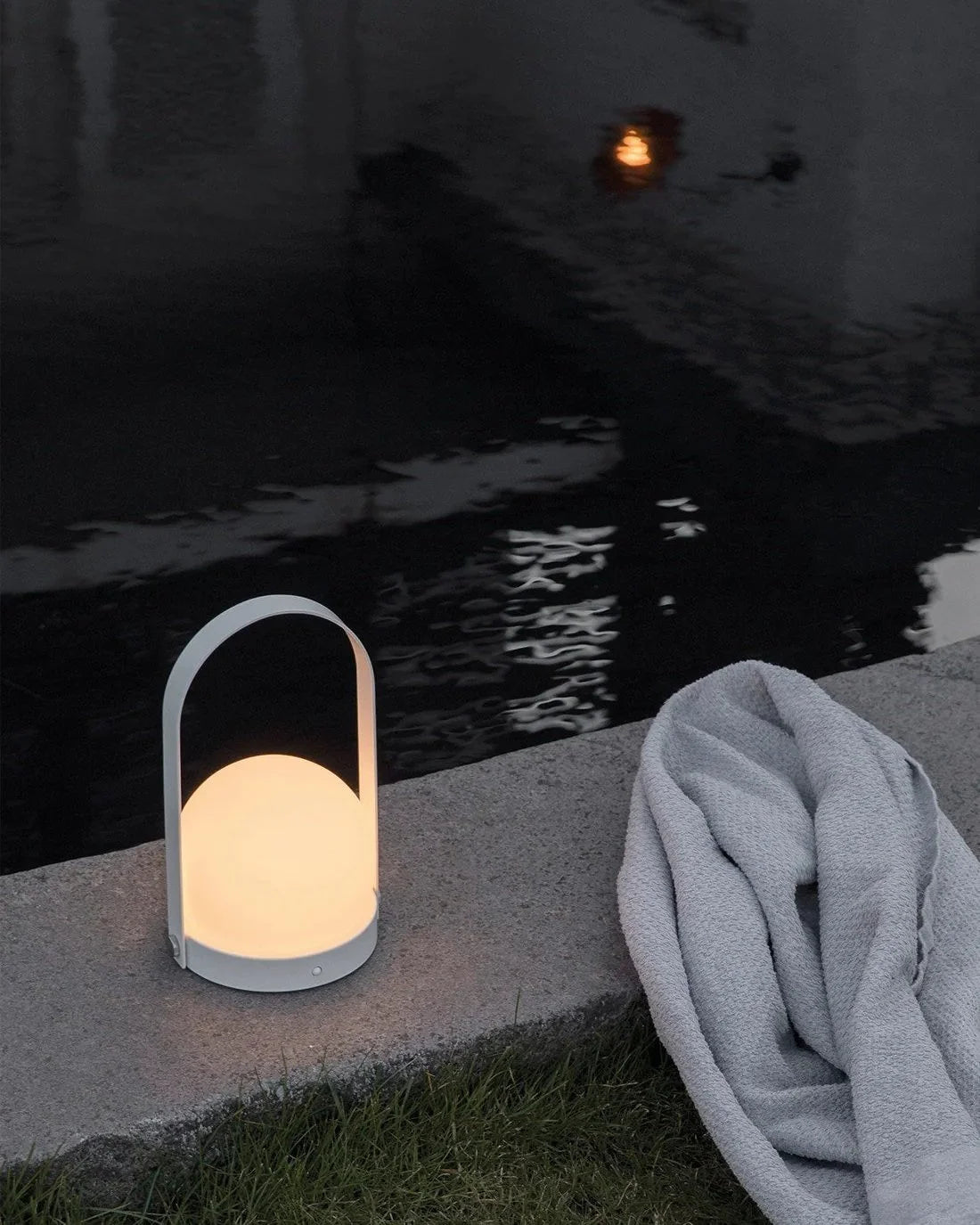 CARRIE Portable Table Lamp